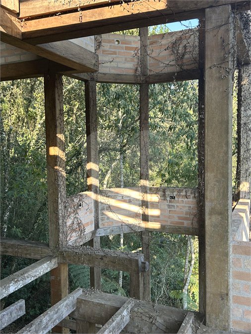 Casa à venda com 3 quartos, sendo 2 suítes,  no condomínio Alpes da Cantareira, Mairiporã - SP