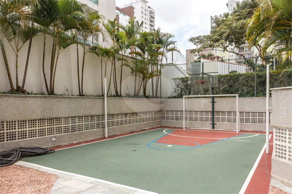 Apartamento à venda com 4 quartos, sendo 2 suítes,  em Aclimação, São Paulo, SP