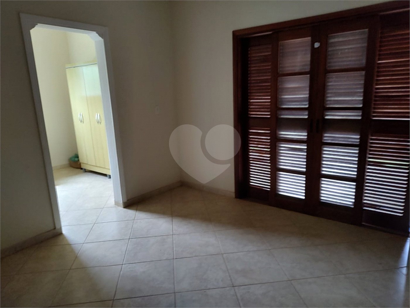 Chácara à venda com 3 quartos, sendo 1 suíte, em Bairro do Machadinho, Angatuba, SP