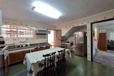 Casa à venda com 4 quartos, sendo 1 suíte, em Alto da Boa Vista, São Paulo, SP