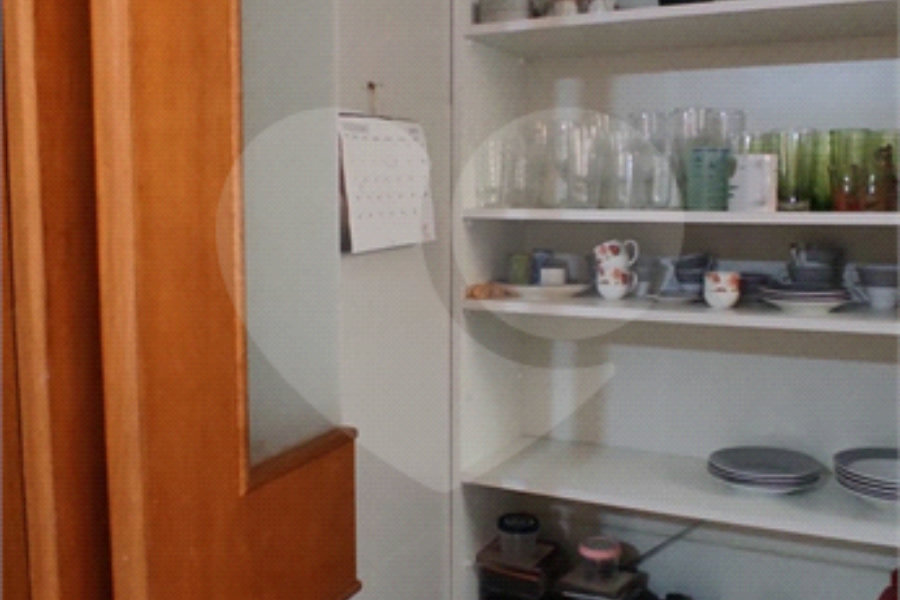 Casa à venda com 3 quartos, sendo 1 suíte,  no condomínio Residencial Vila Irmãos Arnoni, São Paulo - SP