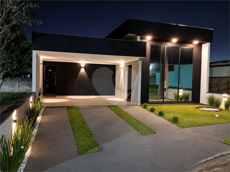 Casa à venda com 3 quartos, sendo 1 suíte, no condomínio Residencial Alto da Boa Vista, Araraquara - SP