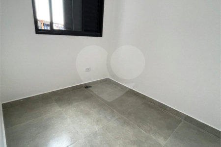 Casa à venda com 3 quartos, sendo 1 suíte, no condomínio Residencial Calegari, São Paulo - SP