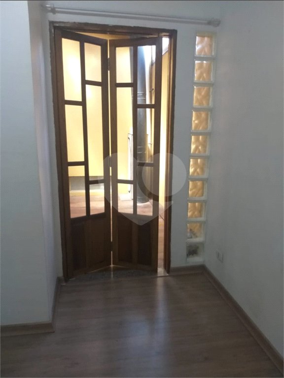 Casa à venda com 3 quartos, sendo 1 suíte, no condomínio Primavera, São Paulo - SP