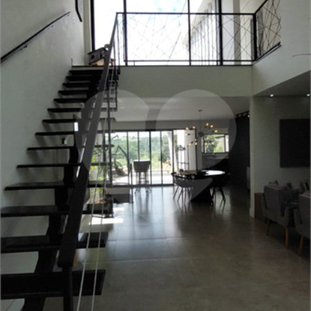 Casa à venda ou para alugar com 4 suítes no condomínio Figueira Garden, Atibaia - SP