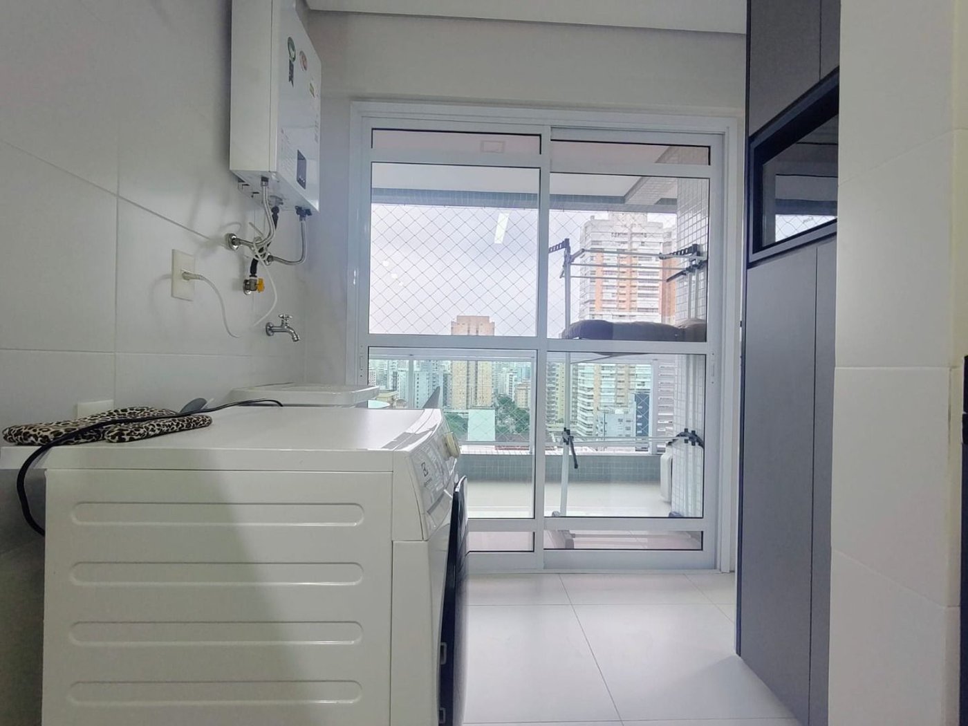 Apartamento com 2 dormitórios para alugar, 76 m² por R$ 7.000,00/mês - Gonzaga - Santos/SP