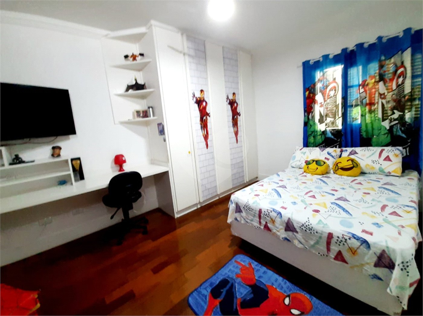 Sobrado à venda com 4 quartos, sendo 3 suítes, em Tremembé, São Paulo, SP