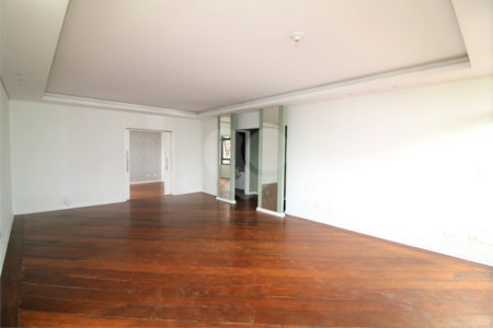 Apartamento à venda com 4 quartos, sendo 3 suítes, em Santo Amaro, São Paulo, SP