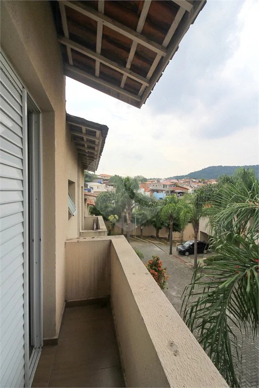 Casa à venda com 3 quartos, sendo 1 suíte, no condomínio Village St. Louis, São Paulo - SP