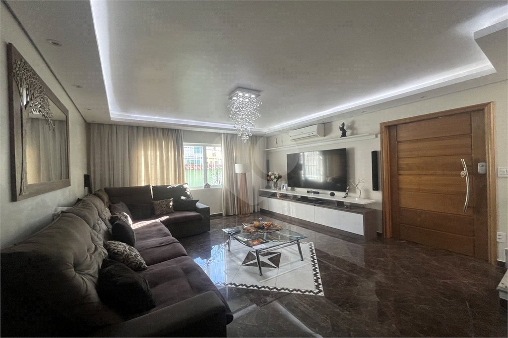 Sobrado à venda com 3 quartos em Vila Gustavo, São Paulo, SP