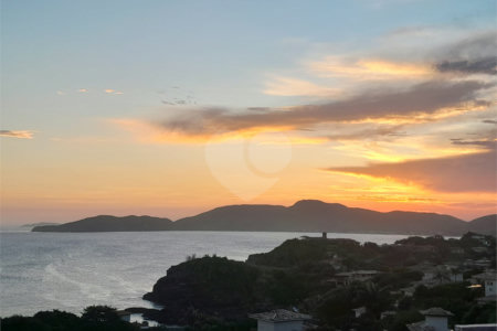 Casa à venda com 4 quartos, sendo 2 suítes,  em Albatroz, Armação dos Búzios, RJ