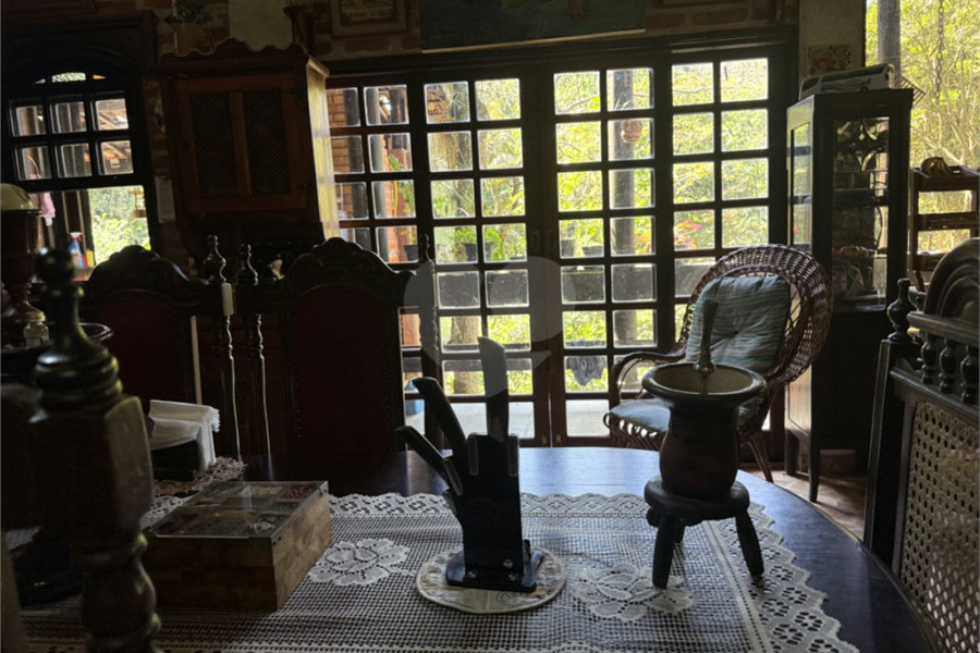 Casa à venda com 4 quartos no condomínio Parque Suiça, Caieiras - SP