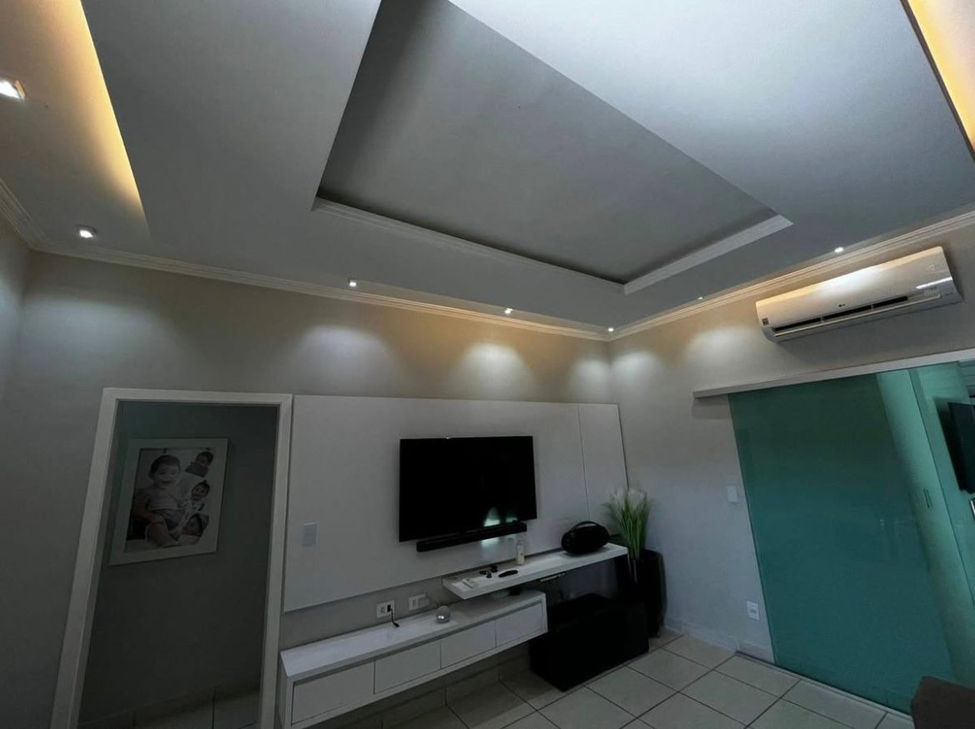 Casa à venda com 2 quartos, sendo 1 suíte,  em Três Lagoas, MS