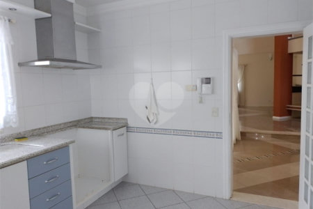 Casa à venda com 4 quartos, sendo 2 suítes,  em Vila Santista, Atibaia, SP