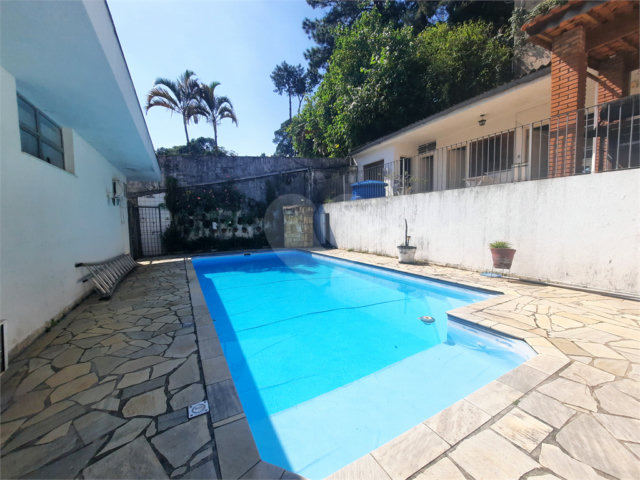 Casa à venda com 4 quartos, sendo 3 suítes,  em Jardim Marajoara, São Paulo, SP