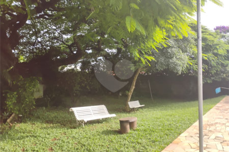 Casa à venda com 3 quartos, sendo 1 suíte,  em Vila Suissa, Mogi das Cruzes, SP