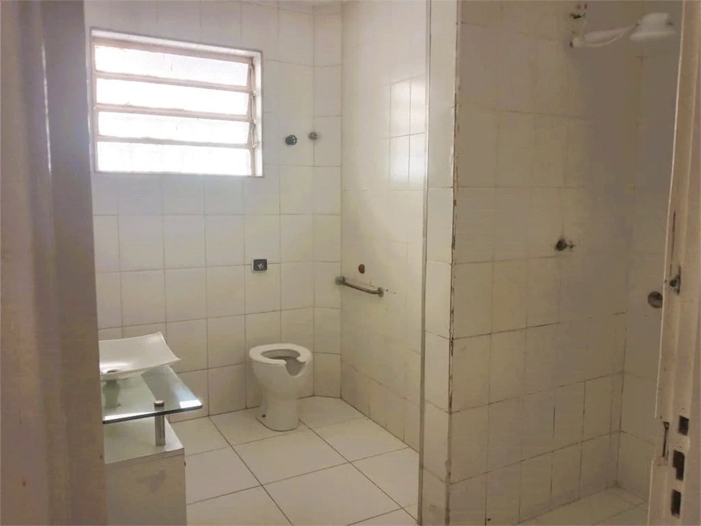 Casa à venda ou para alugar com 7 quartos, sendo 2 suítes, em Jardim Peri Peri, São Paulo, SP