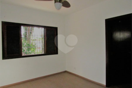Casa à venda com 3 quartos, sendo 1 suíte, em Santo Amaro, São Paulo, SP