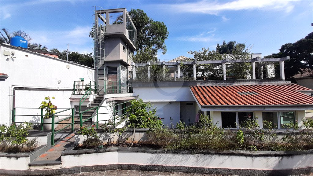 Casa à venda com 4 quartos, sendo 2 suítes, em Jardim Prudência, São Paulo, SP