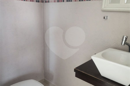 Casa à venda com 3 quartos, sendo 1 suíte, no condomínio Terras de São Francisco, Vinhedo - SP