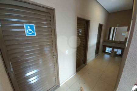 Apartamento no Condomínio Mont Vernon .