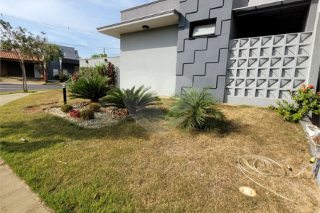 LINDA CASA NO CONDOMÍNIO PARQUE ATLANTA- Araraquara/SP