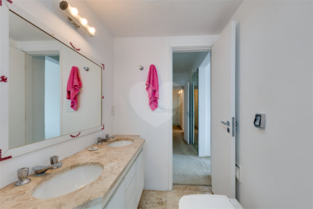 Apartamento à venda com 3 suítes em Real Parque, São Paulo, SP