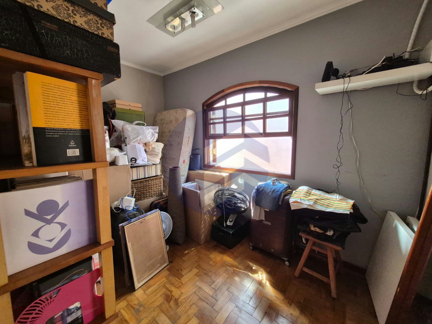 Sobrado à venda com 166 m², 3 dormitórios, 3 vagas cobertas, terraço com vista livre e 16 placas solares! Próximo à USP.