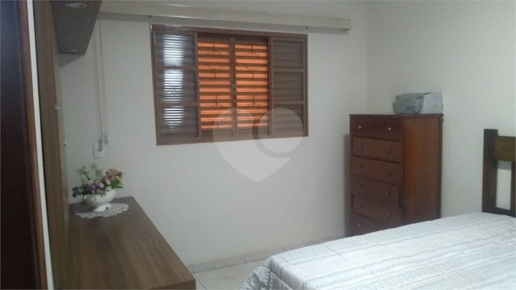 Casa térrea para venda ou locação no Santa Felícia.