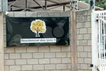 Apartamento para venda no Edifício Residencial dos Ipês II em Araraquara/SP.