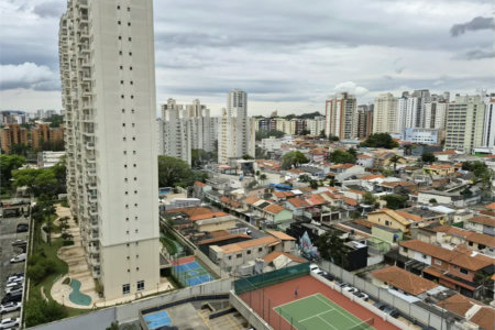 Oportunidade na Vila Leopoldina!! Apartamento com dois dormitórios, sendo uma suíte, dois banheiros, e com duas vagas.