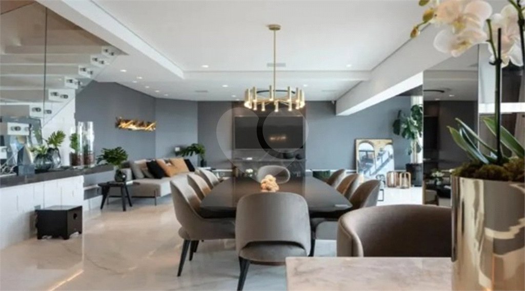 Deslumbrante apartamento duplex pronto para mudar no Itaim Bibi com 242M2, 2 suítes, 3 vagas