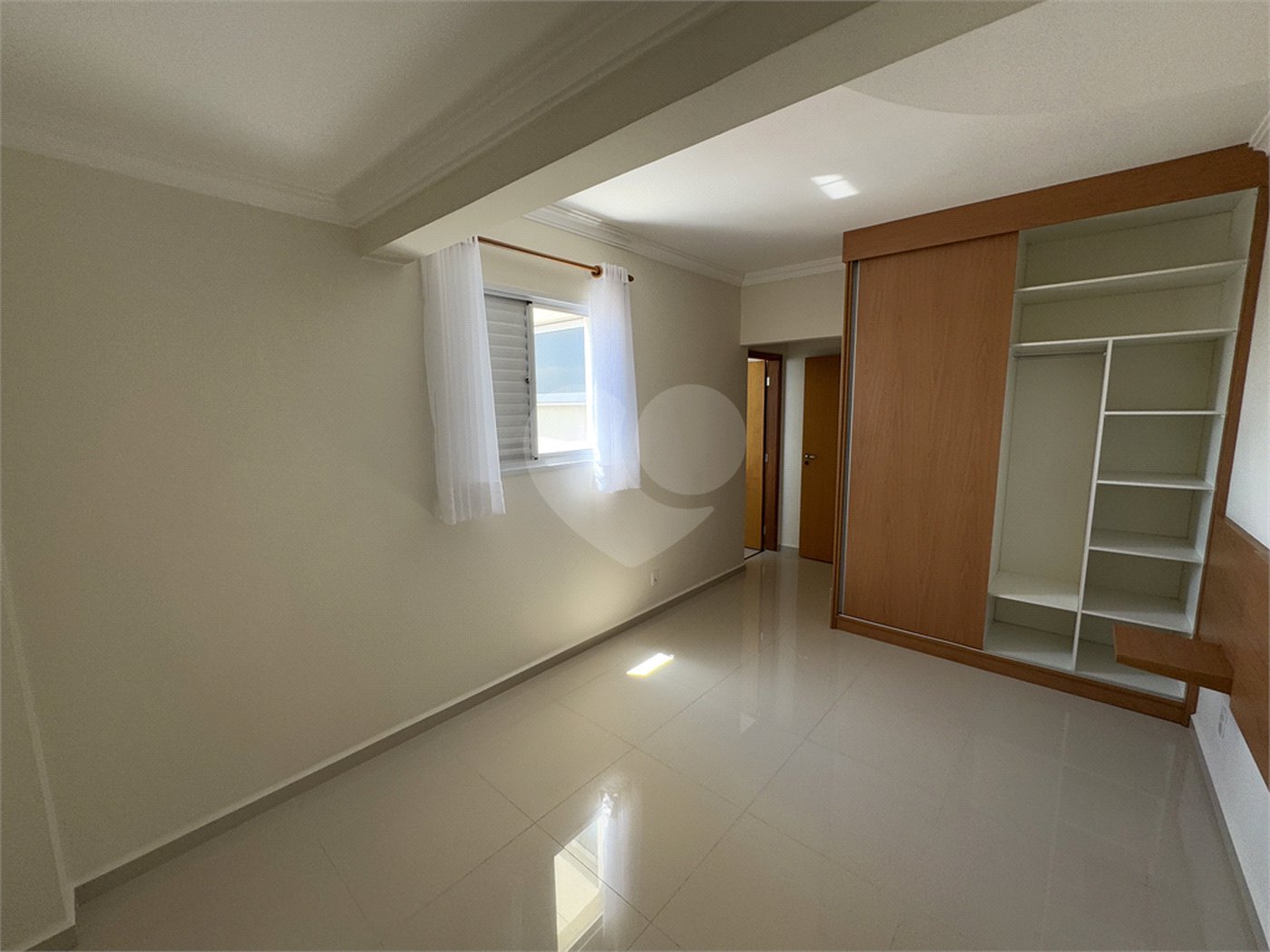 Cobertura de Alto Padrão no Centro de São Carlos – Sofisticação, Espaço e Conforto!