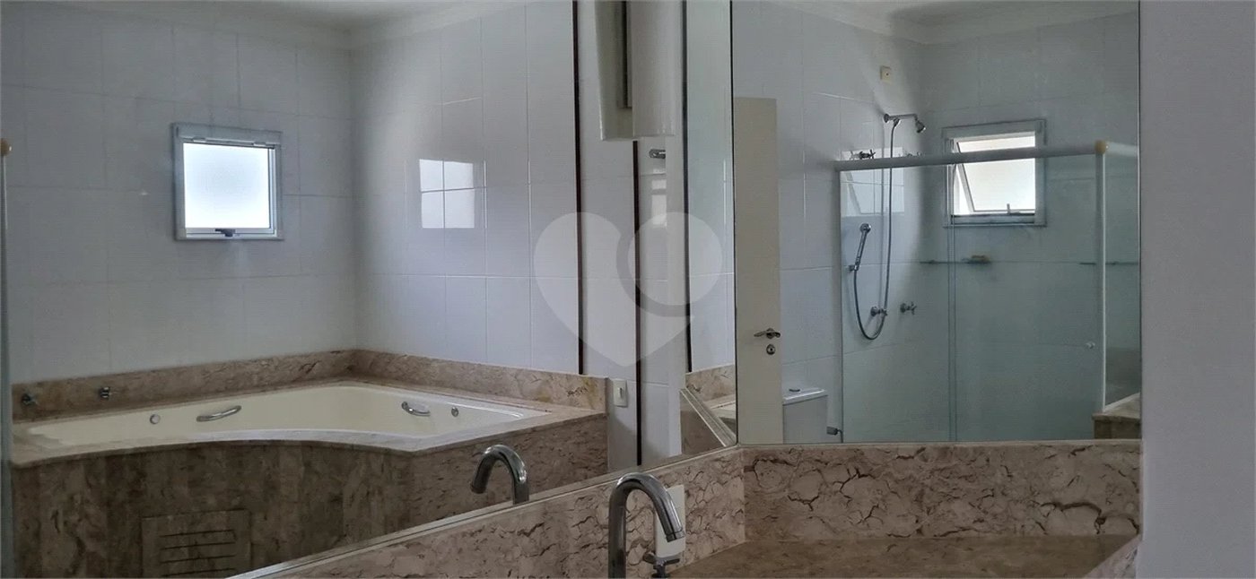 Lindo sobrado com 4 suites e piscina à venda, 365m², por R$ 2.450.000,00 no condomínio Villa Suiça, em Indaiatuba/SP.