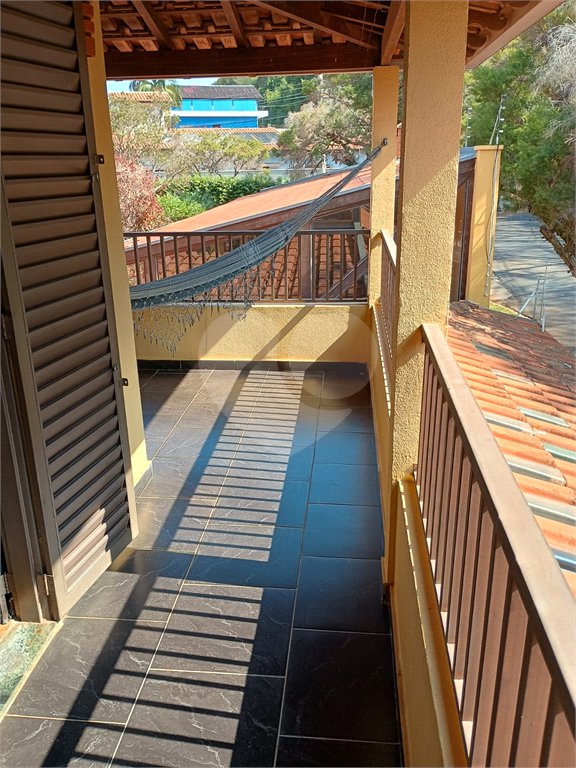Sobrado com 3 quartos à venda com área gourmet completa e 5 vagas de garagem – Santa Marta - São Carlos/SP