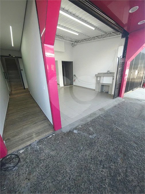 SALÃO COMERCIAL DE 100M² - RECEM REFORMADO