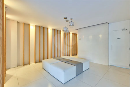 Apartamento à venda com 3 quartos, sendo 1 suíte, em Alto da Boa Vista, São Paulo, SP