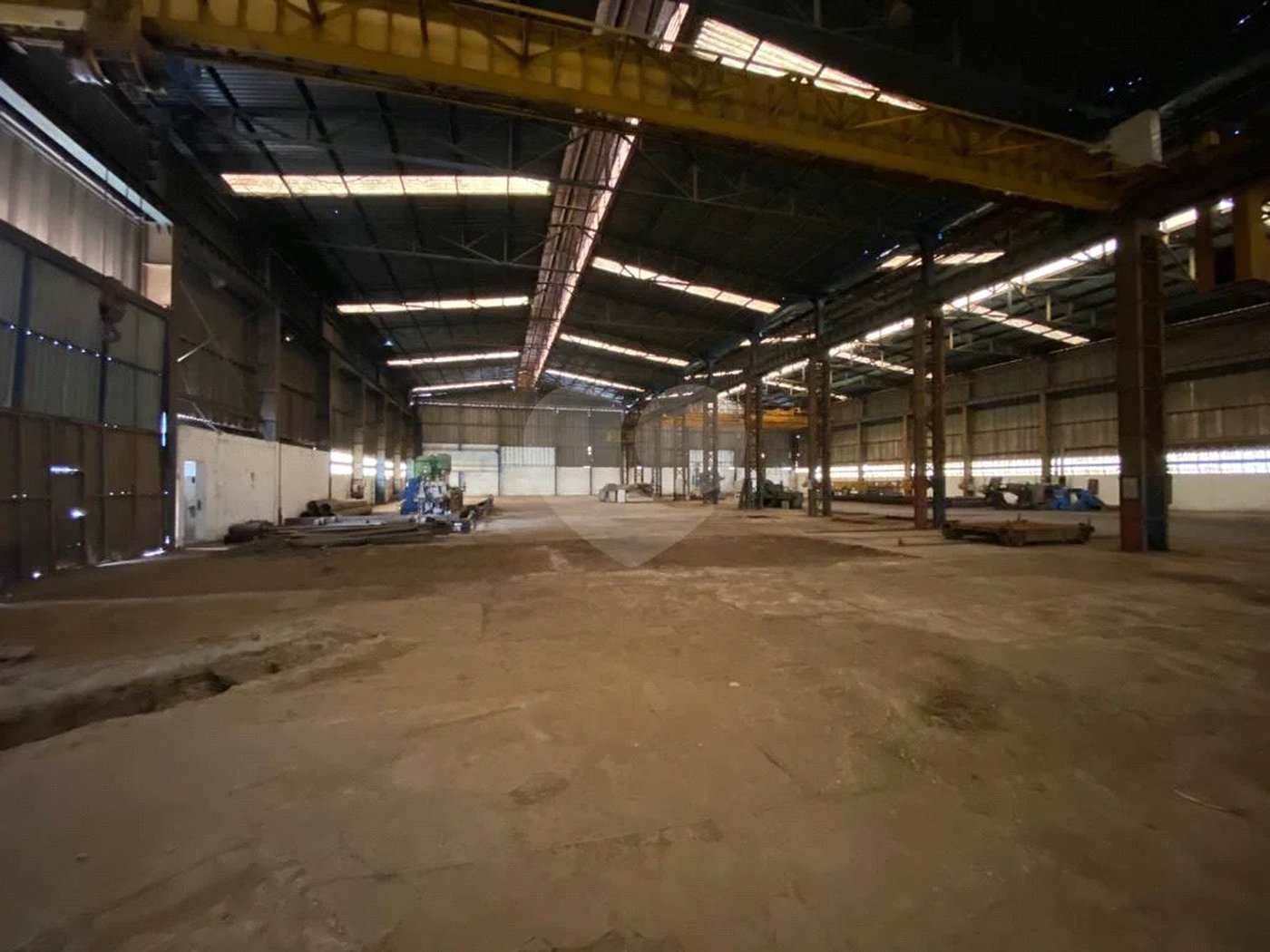 Galpão industrial à venda ou para locação na beira da Rodovia Hermínio Petrin - SP 308.