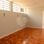 Casa térrea em Araraquara/SP.