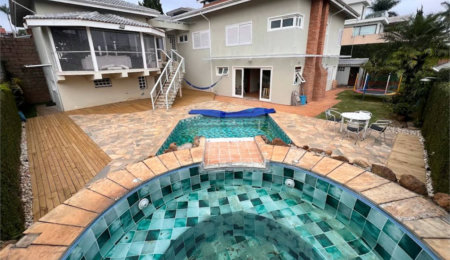 Casa à venda com 5 suítes em Aruã, Mogi das Cruzes, SP