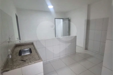 SOBRADO TIPO APARTAMENTO COM 1 QUARTO PARA LOCAÇÃO 38m² - SANTÍSSIMO