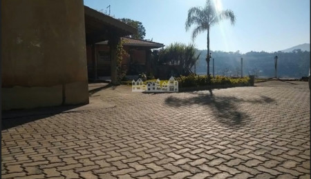 Chácara à venda ou locação no Jardim Estância Brasil – Atibaia/SP, com vista para a Pedra Grande