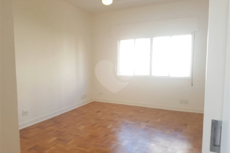 Apartamento à venda com 3 quartos, sendo 1 suíte, em Jardim Paulista, São Paulo, SP
