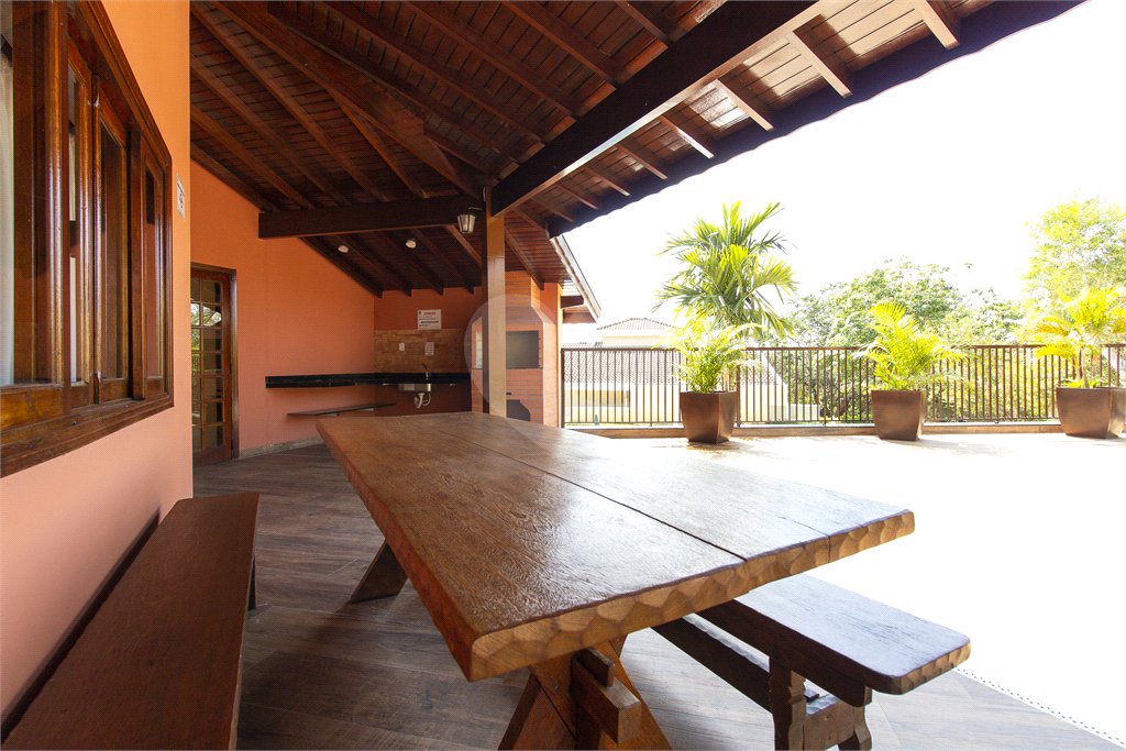 Casa à venda com 3 quartos, sendo 1 suíte, no condomínio Residencial Grape Village, Vinhedo - SP