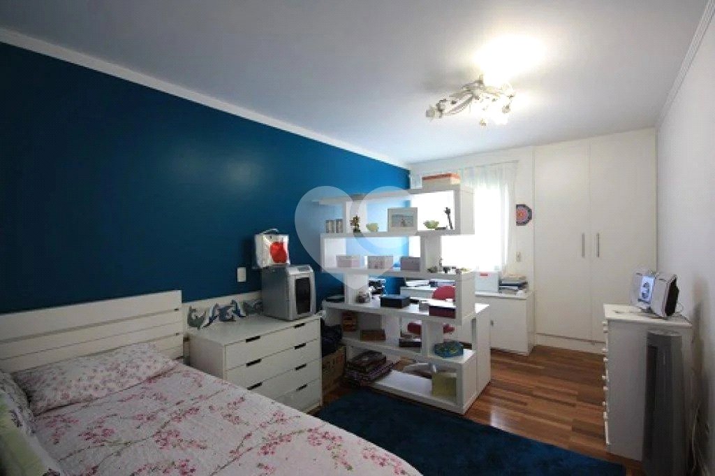 Casa à venda com 4 quartos, sendo 2 suítes, no condomínio Melbourne Residence, São Paulo - SP