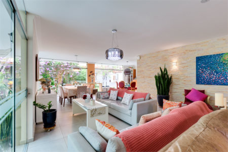 Sobrado à venda com 4 quartos, sendo 2 suítes, em Jardim Marajoara, São Paulo, SP