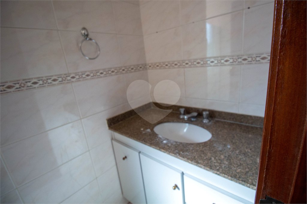 Apartamento à venda com 3 quartos, sendo 1 suíte, no Centro, São Roque, SP