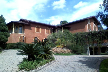Casa à venda com 6 quartos, sendo 5 suítes, no condomínio São Joaquim, Vinhedo - SP