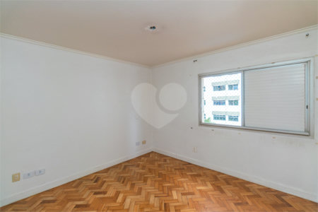 Apartamento à venda com 3 quartos, sendo 1 suíte, em Campo Belo, São Paulo, SP