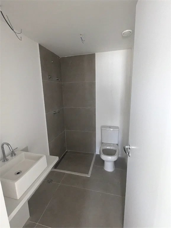 Apartamento à venda com 3 quartos, sendo 2 suítes, em Jardim das Acácias, São Paulo, SP